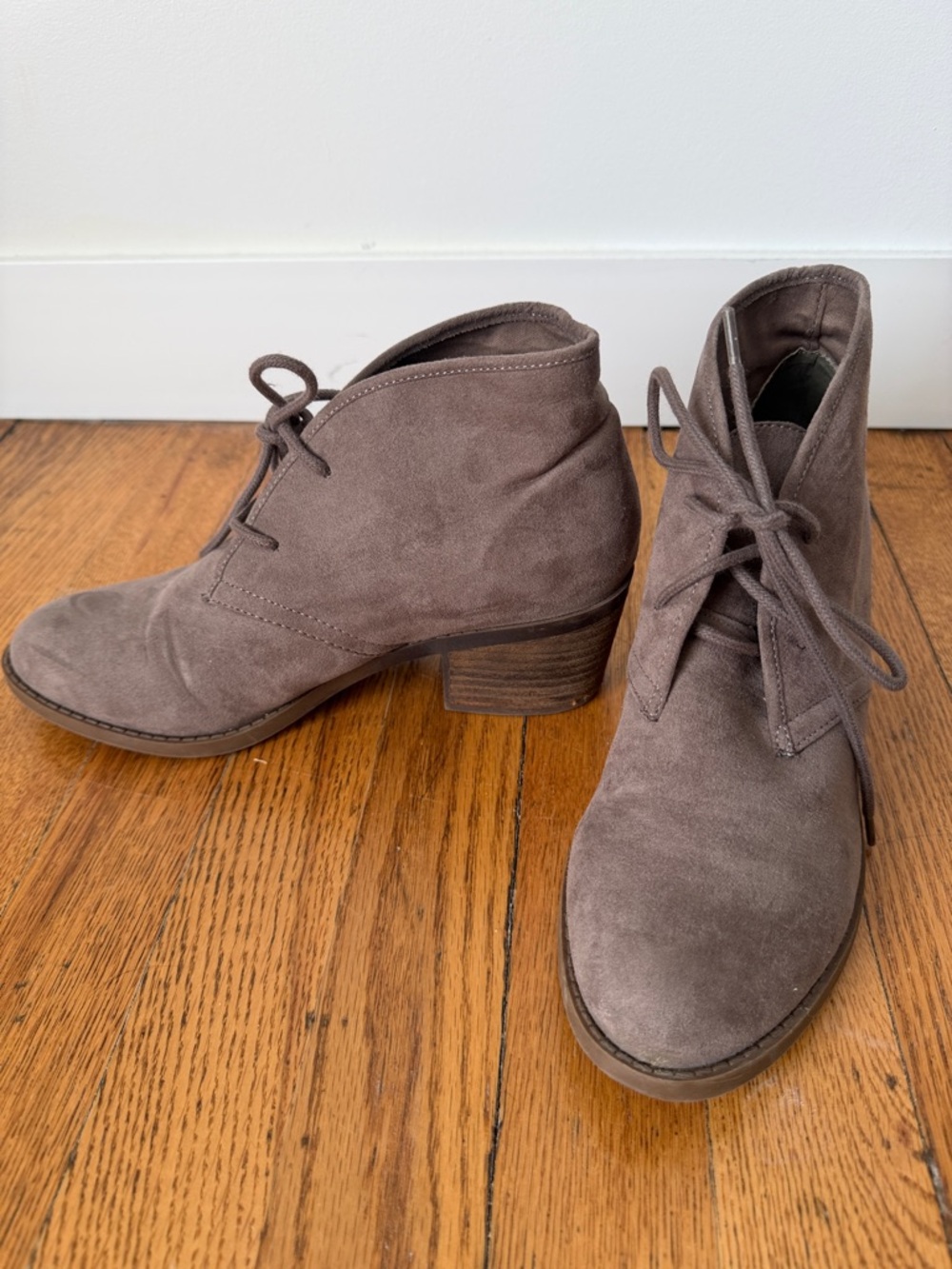 Carlos by Carlos Santana Taupe Lace-Up Suede Ankle Booties size 8